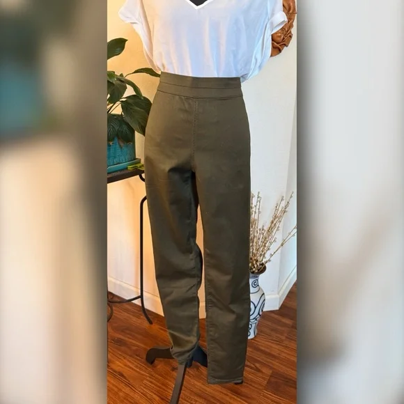 New York & Company SoHo Olive Pull-On Leggings - Picture 2 of 3